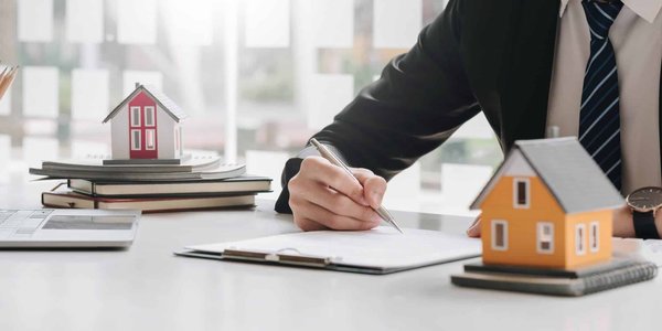 Que choisir entre SCPI et investissement fractionné ?